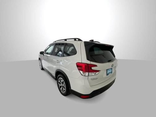 Crystal White Pearl 2024 Subaru Forester Premium