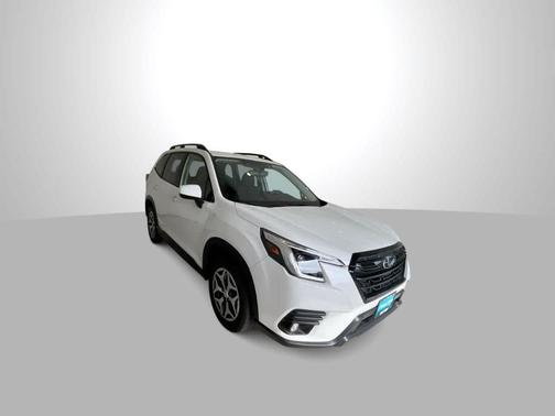 Crystal White Pearl 2024 Subaru Forester Premium