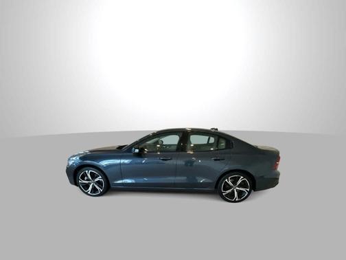 2024 Volvo S60 B5 Core Dark Theme