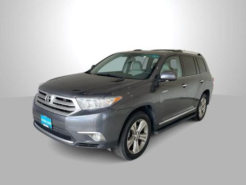 Magnetic Gray Metallic 2011 Toyota Highlander Limited