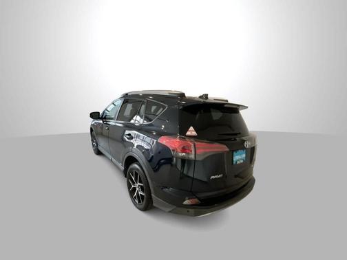 2017 Toyota RAV4 Hybrid SE