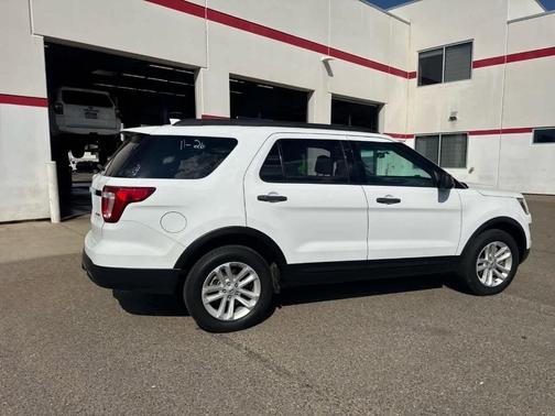 2017 Ford Explorer Base
