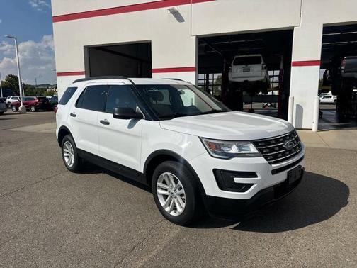 2017 Ford Explorer Base
