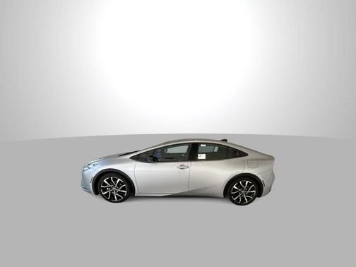 CUTTING EDGE 2026 Toyota Prius Plug-In Hybrid XSE PREMIUM