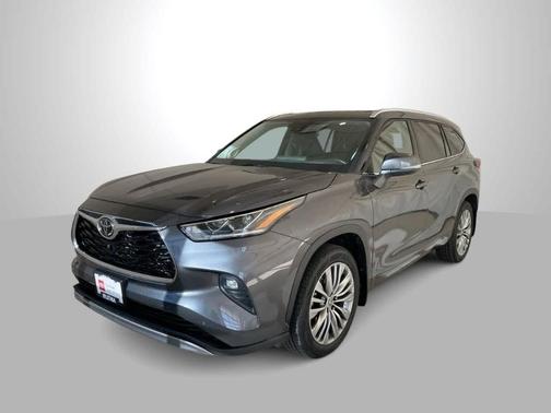 2022 Toyota Highlander Platinum