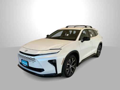 2025 Toyota Crown Signia XLE