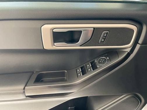 2022 Ford Explorer Base