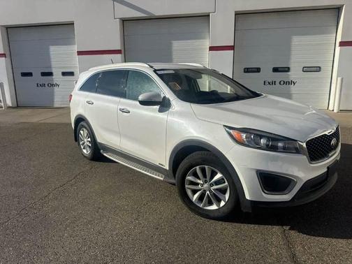 2016 Kia Sorento LX