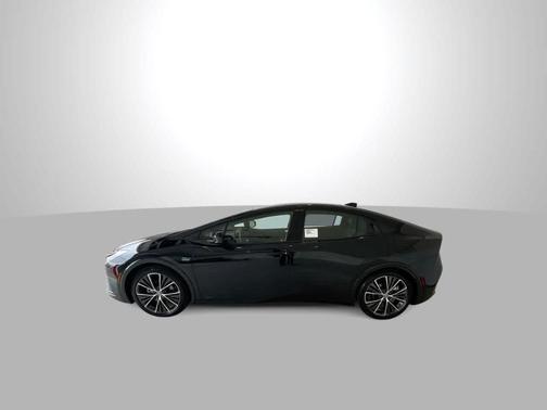 2025 Toyota Prius XLE
