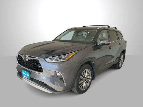 Magnetic Gray Metallic 2021 Toyota Highlander Platinum