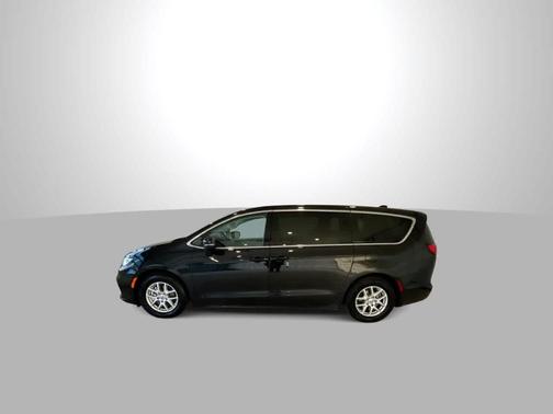 2023 Chrysler Pacifica Touring-L