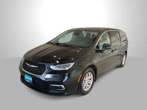 2023 Chrysler Pacifica Touring-L
