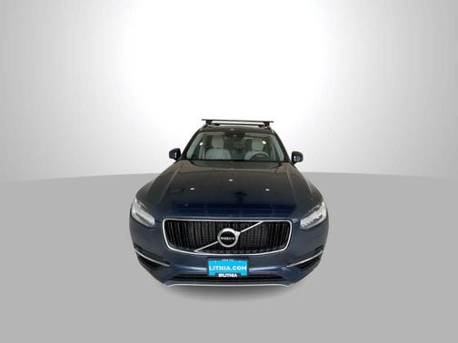 2019 Volvo XC90 T6 Momentum