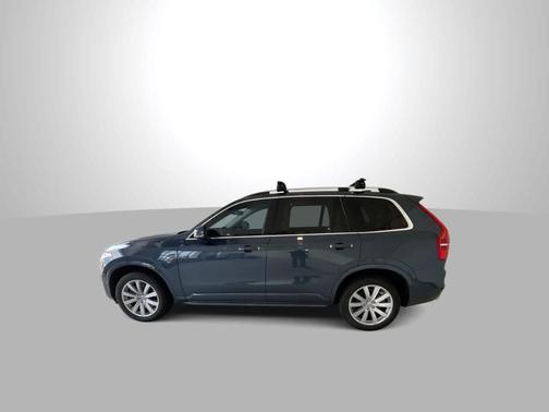 2019 Volvo XC90 T6 Momentum