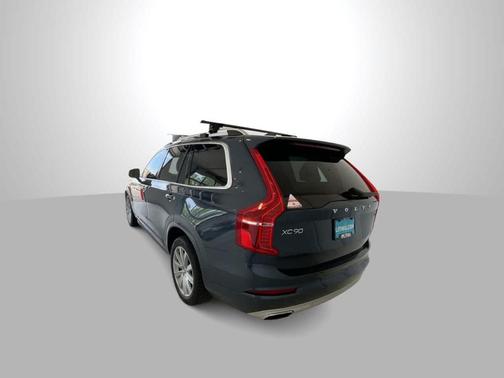 2019 Volvo XC90 T6 Momentum