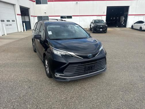 2022 Toyota Sienna XLE