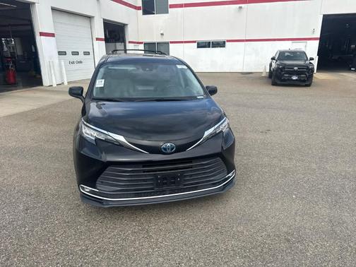 2022 Toyota Sienna XLE