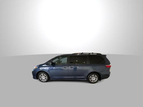 2018 Toyota Sienna XLE Premium