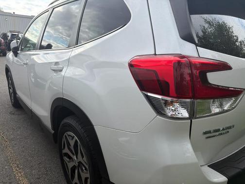Crystal White Pearl 2021 Subaru Forester Premium