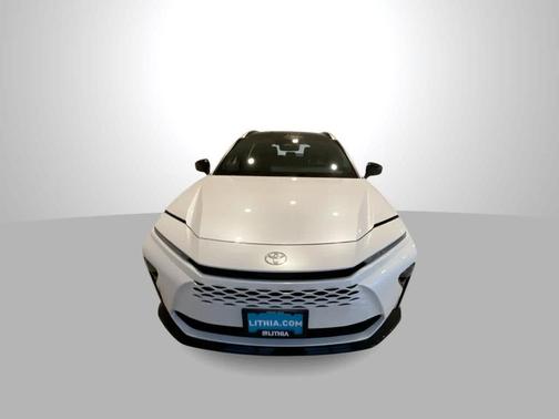 2025 Toyota Crown Signia Limited