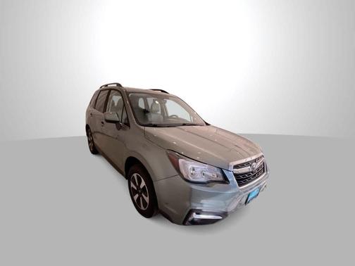 Jasmine Green Metallic 2017 Subaru Forester 2.5i Limited