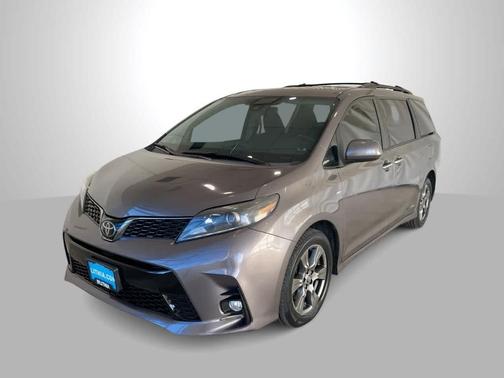 2020 Toyota Sienna SE