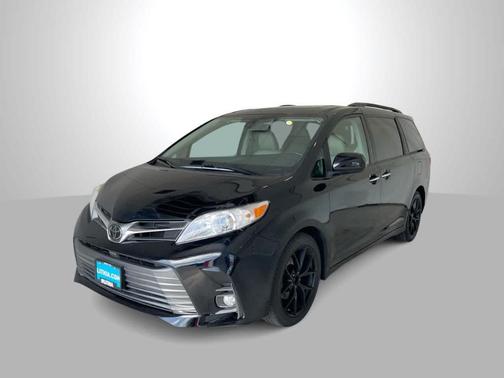 2020 Toyota Sienna XLE