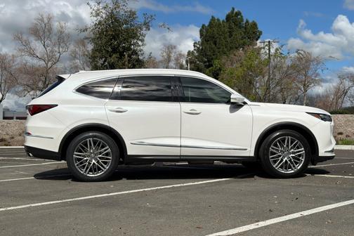 2023 Acura MDX 