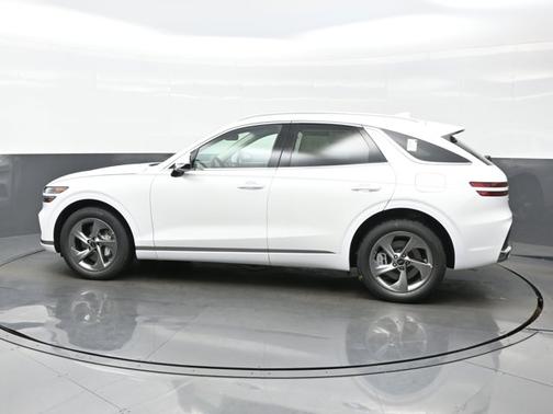 Uyuni White 2026 Genesis GV70 2.5T