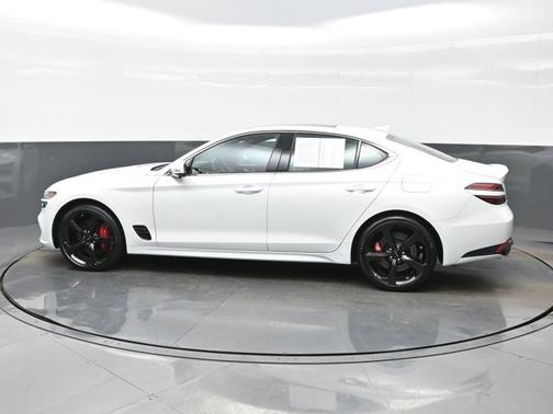 Uyuni White 2026 Genesis G70 3.3T Sport Prestige
