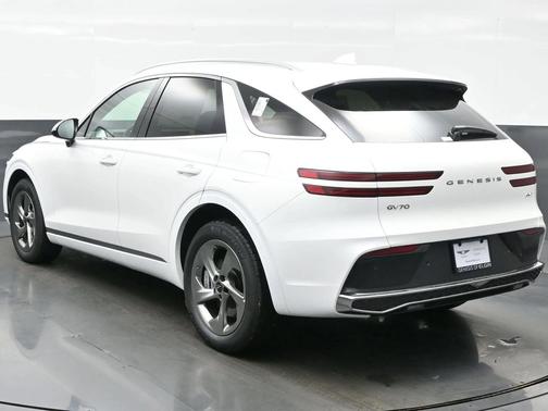 2026 Genesis GV70 2.5T