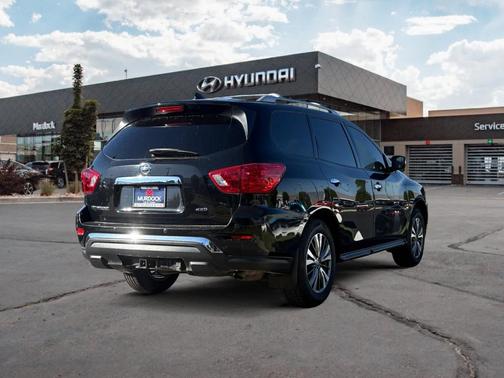 2019 Nissan Pathfinder S