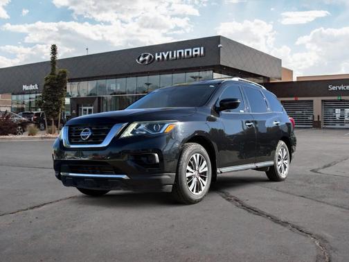 2019 Nissan Pathfinder S