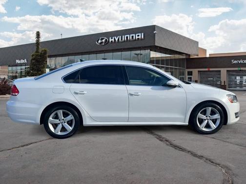 2012 Volkswagen Passat 2.5 SE
