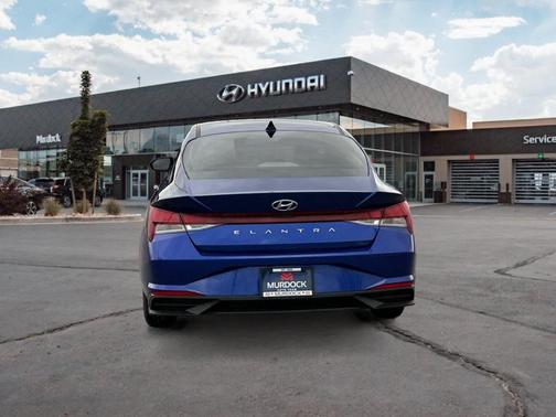 2023 Hyundai ELANTRA SE