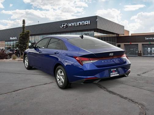 2023 Hyundai ELANTRA SE