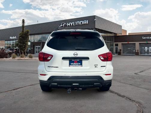2018 Nissan Pathfinder SL