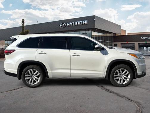 2014 Toyota Highlander LE