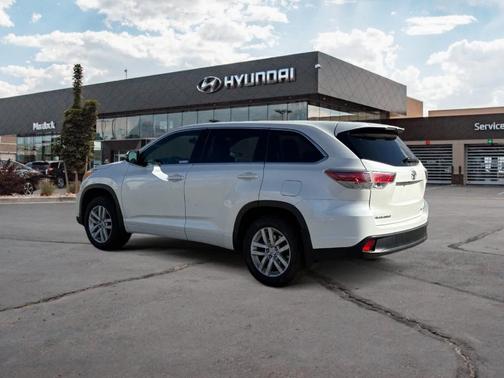 2014 Toyota Highlander LE