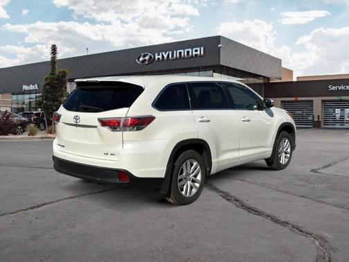 2014 Toyota Highlander LE