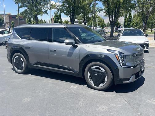 Pebble Gray 2024 Kia EV9 Land