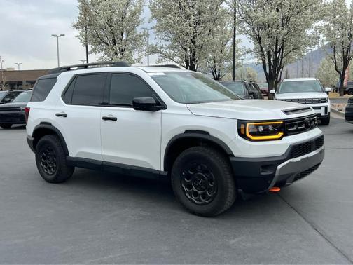 Platinum White Pearl 2026 Honda Passport TrailSport Elite Blackout