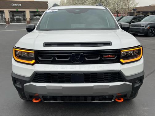 Platinum White Pearl 2026 Honda Passport TrailSport Elite Blackout