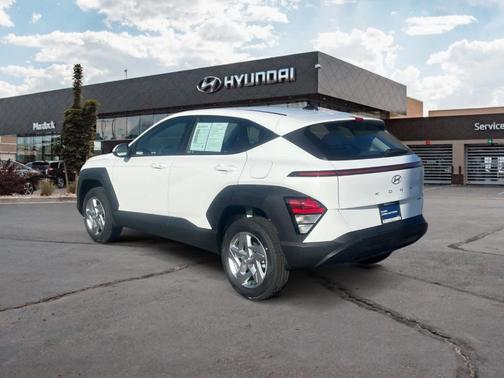 2026 Hyundai KONA SE