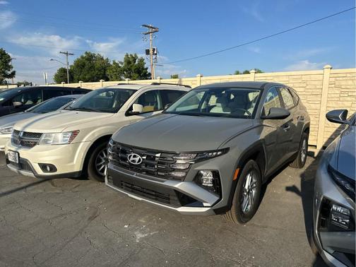 2025 Hyundai TUCSON SE