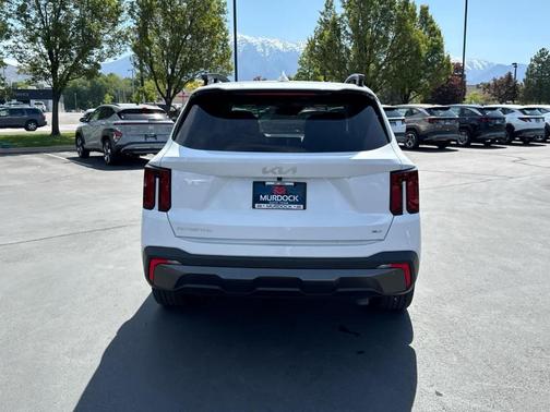 Glacial White Pearl 2024 Kia Sorento SX