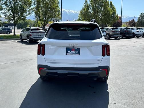 Glacial White Pearl 2024 Kia Sorento SX