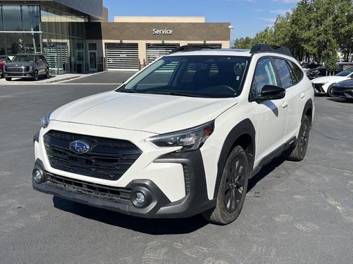 Crystal White Pearl 2025 Subaru Outback Onyx Edition