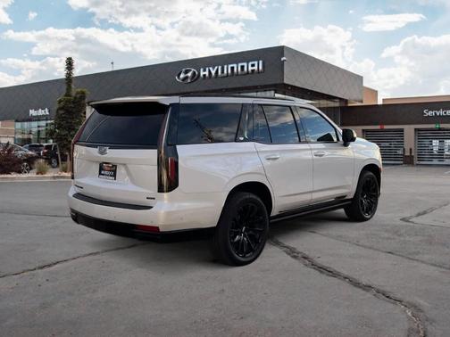 2023 Cadillac Escalade Sport