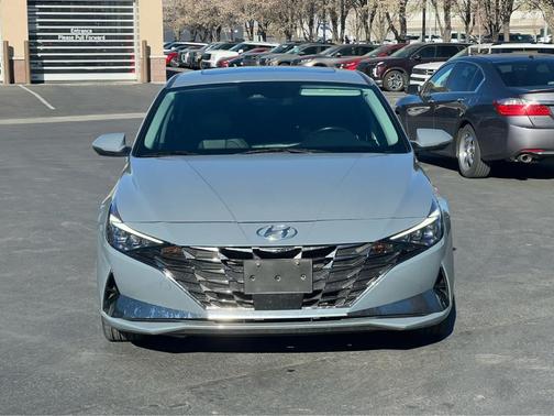 2021 Hyundai ELANTRA Limited
